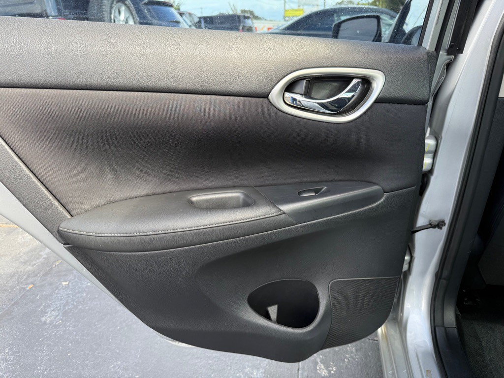 2017 Nissan Sentra Image 25