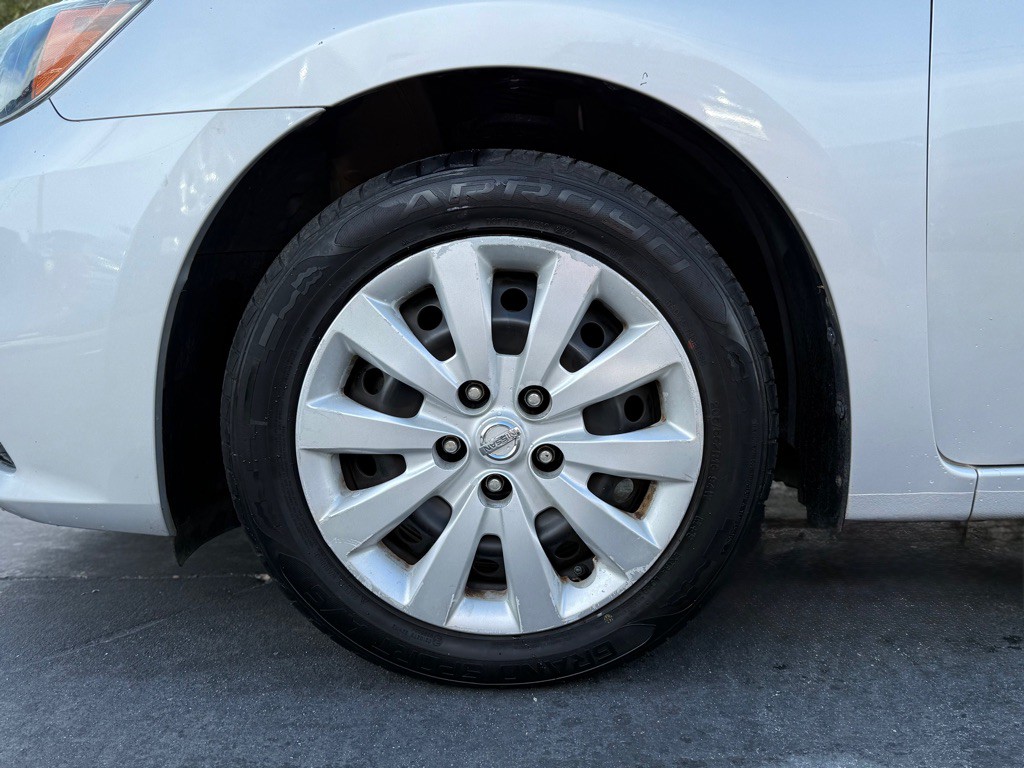 2017 Nissan Sentra Image 32