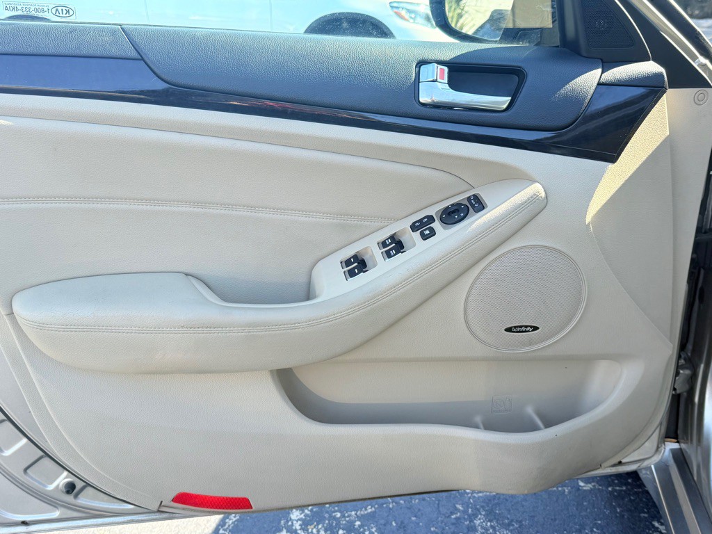 2014 Kia Cadenza Image 8