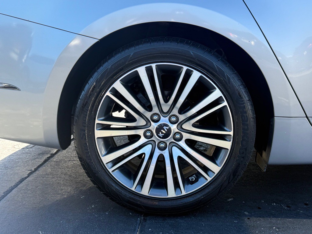 2014 Kia Cadenza Image 29