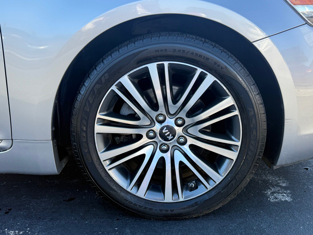 2014 Kia Cadenza Image 30