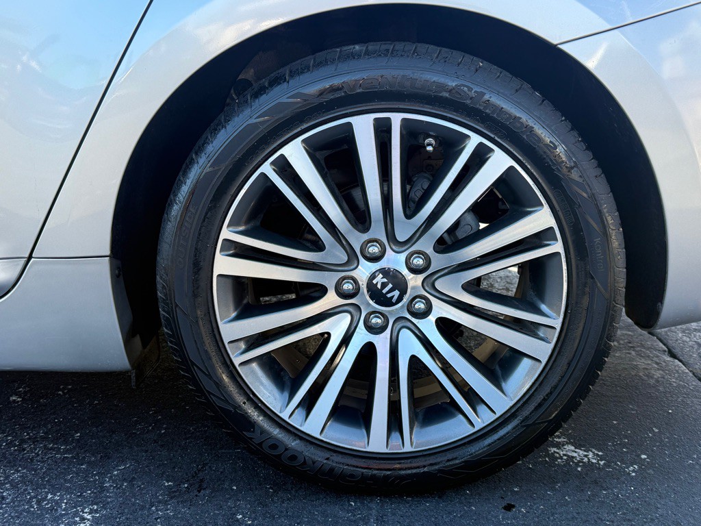 2014 Kia Cadenza Image 32