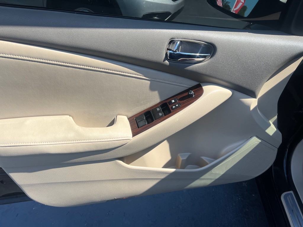 2012 Nissan Altima Image 8