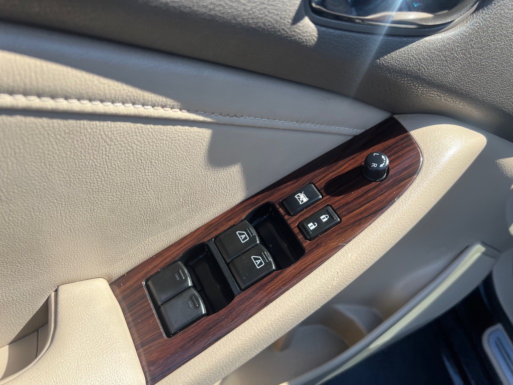 2012 Nissan Altima Image 9