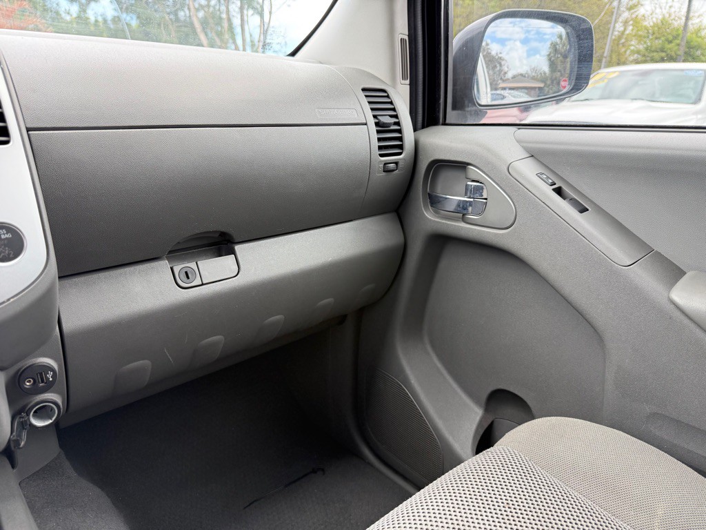 2019 Nissan Frontier Image 17