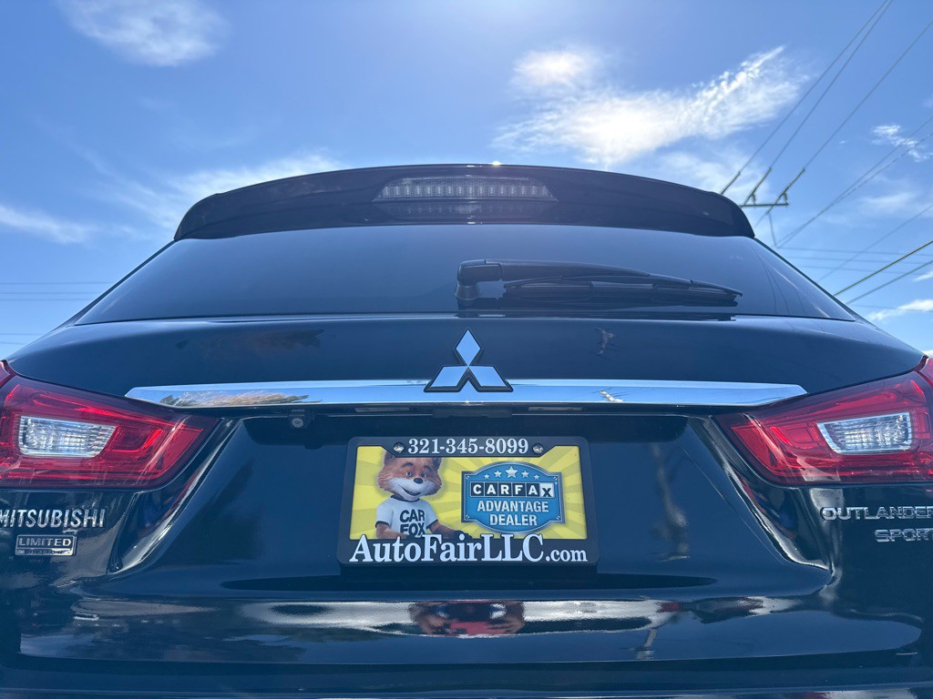 2019 Mitsubishi Outlander Image 6