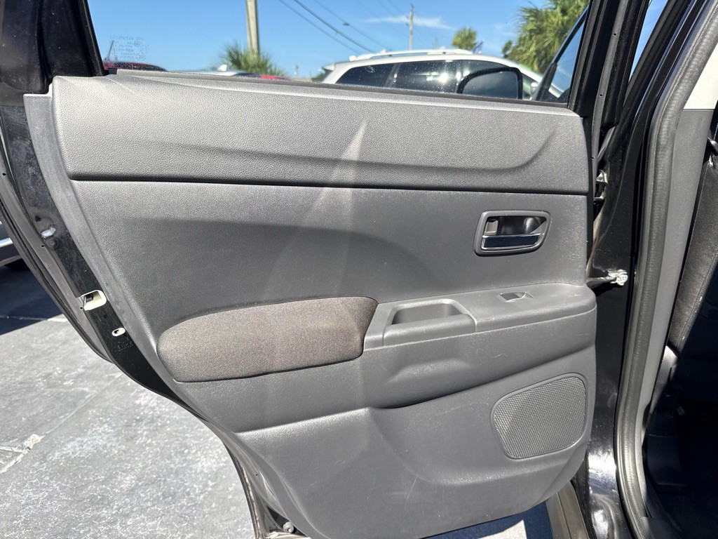 2019 Mitsubishi Outlander Image 23