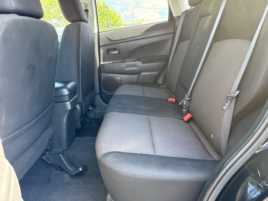 2019 Mitsubishi Outlander Image 24