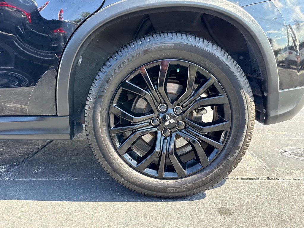 2019 Mitsubishi Outlander Image 26