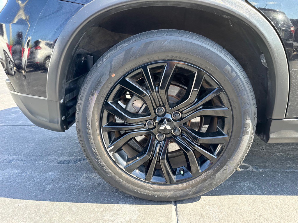 2019 Mitsubishi Outlander Image 28