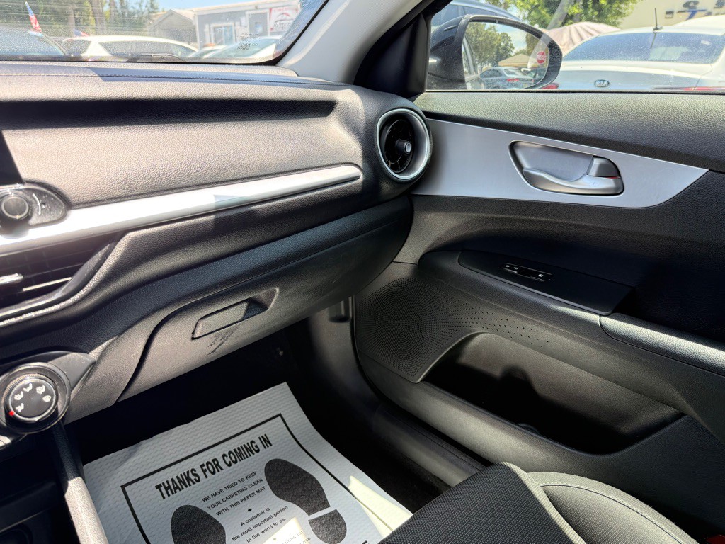 2022 Kia Forte Image 17