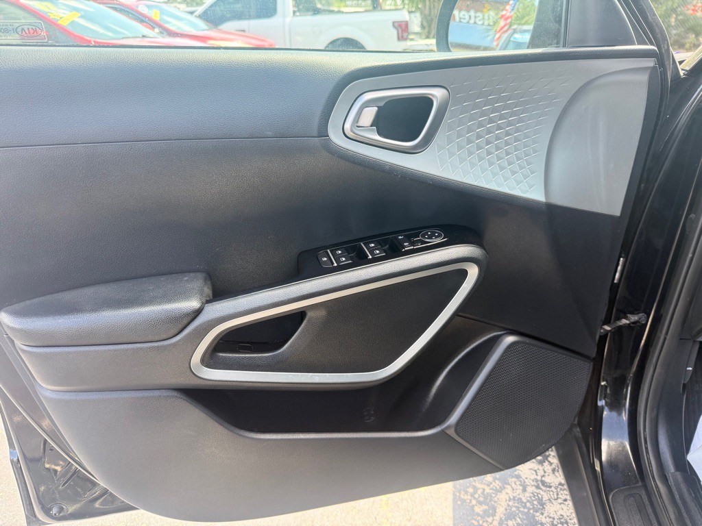 2022 Kia Soul Image 8