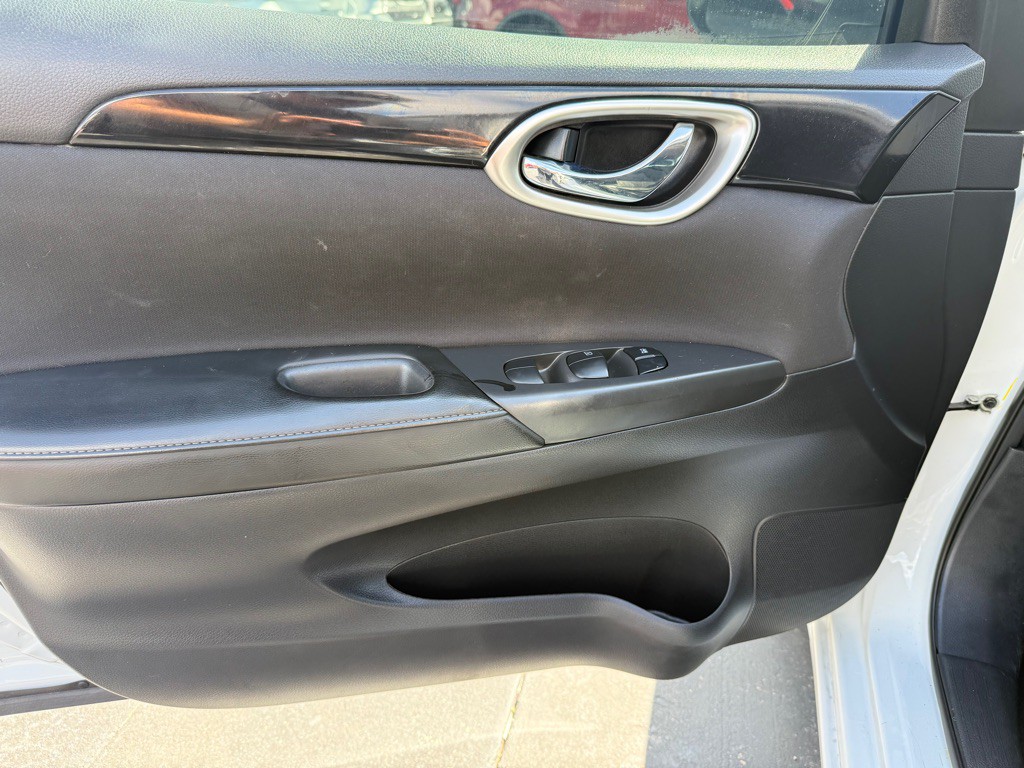 2019 Nissan Sentra Image 9