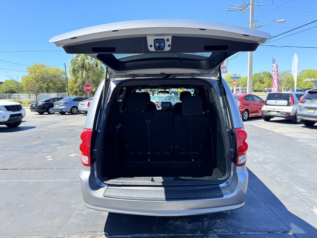 2016 Dodge Grand Caravan Image 9