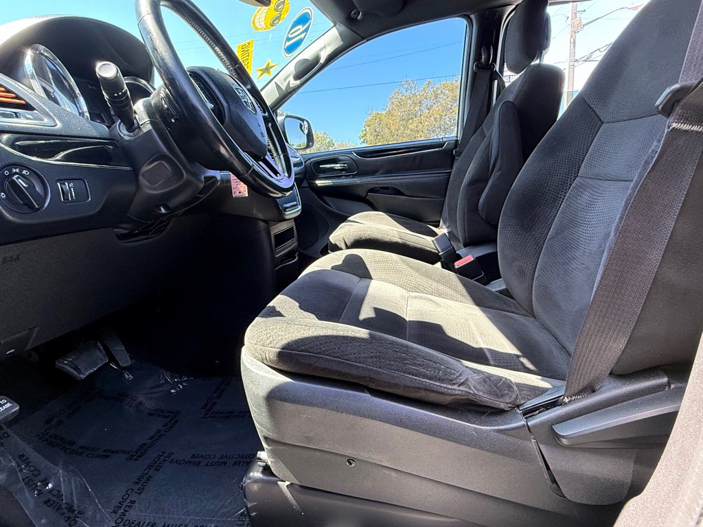 2016 Dodge Grand Caravan Image 12