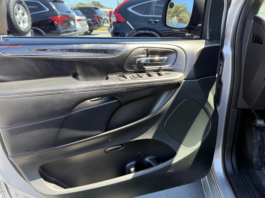 2016 Dodge Grand Caravan Image 15