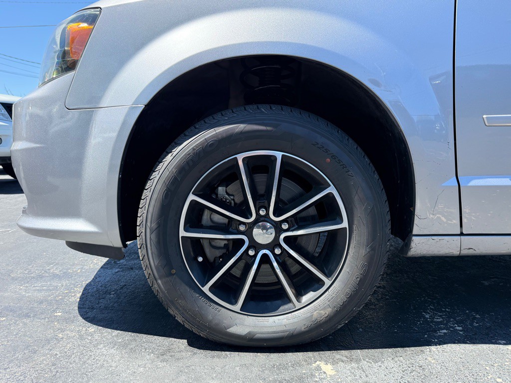 2016 Dodge Grand Caravan Image 28