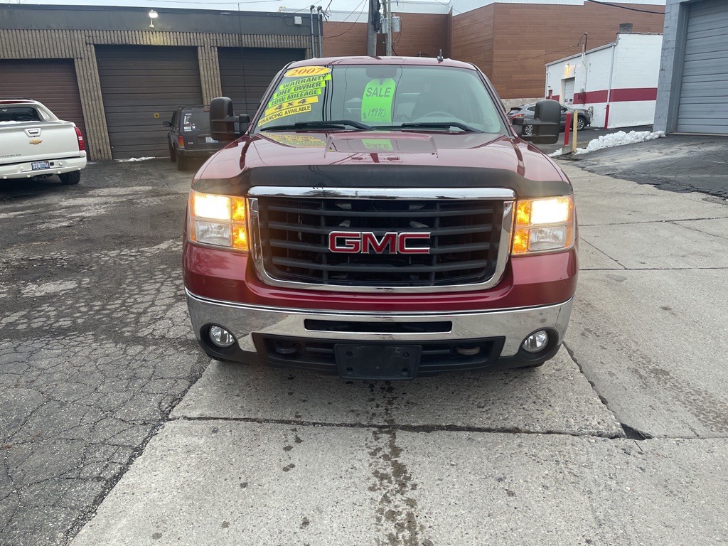 2007 GMC Sierra Image 2