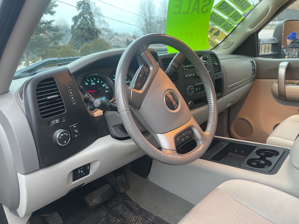 2007 GMC Sierra Image 7