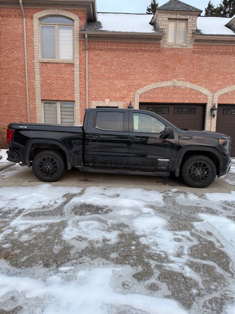 2024 GMC Sierra Image 3