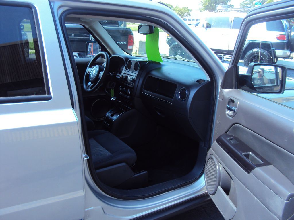 2016 Jeep Patriot Image 12