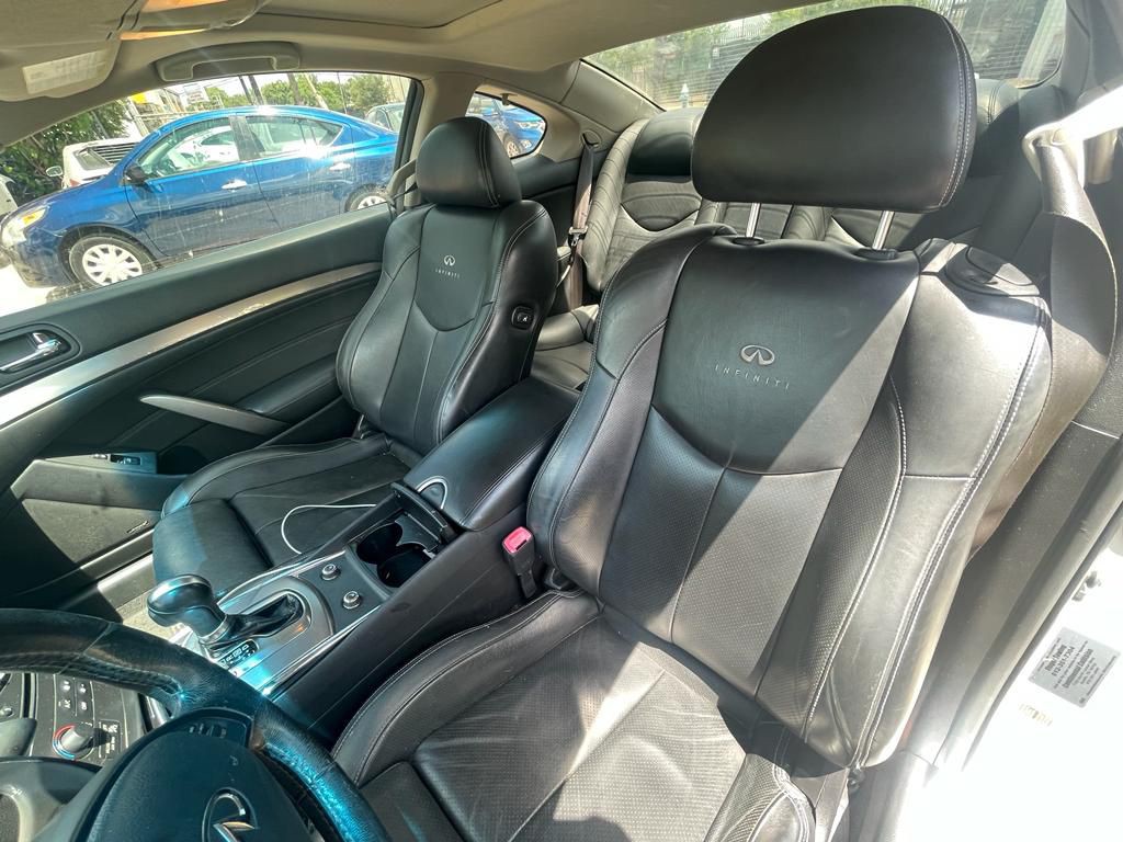 2012 INFINITI G37 Image 9
