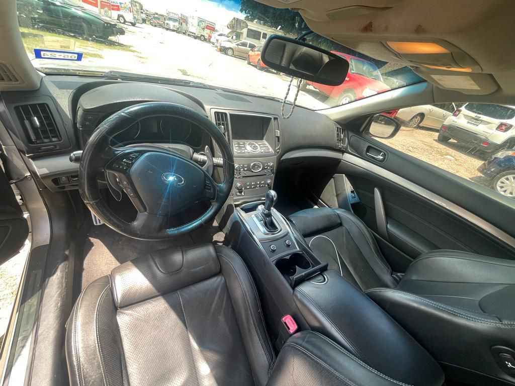 2012 INFINITI G37 Image 10