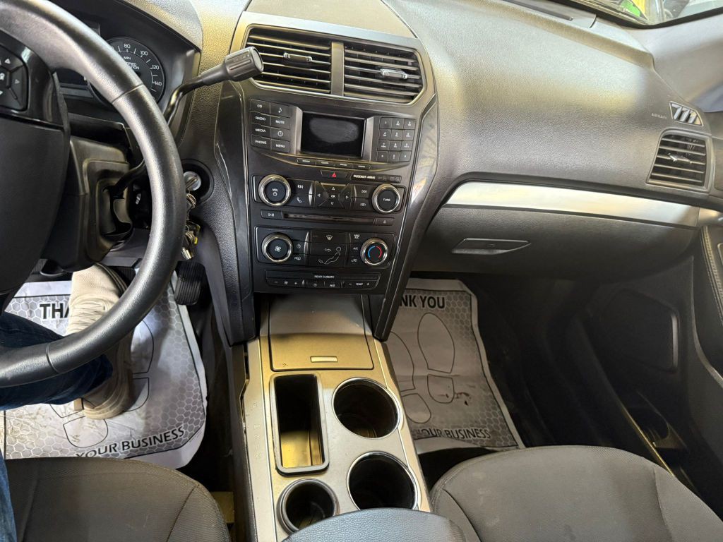2018 Ford Explorer Image 16