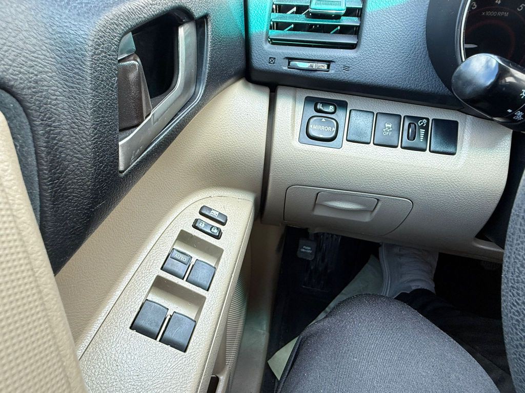 2012 Toyota Highlander Image 15