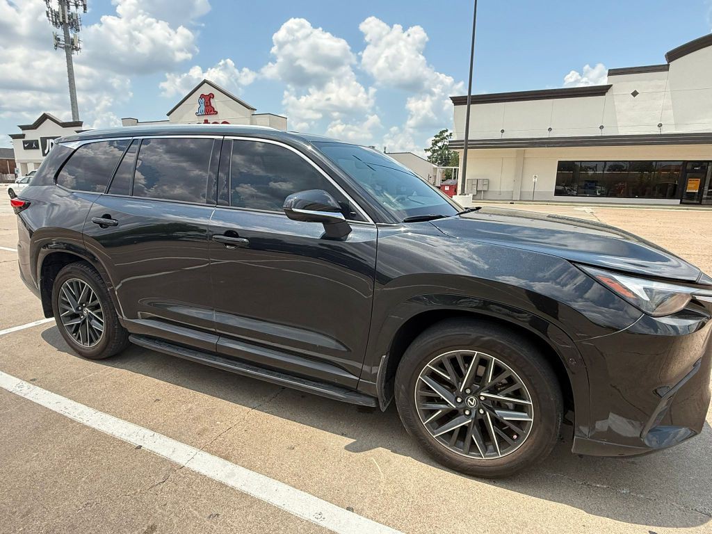 2024 Lexus TX Image 4