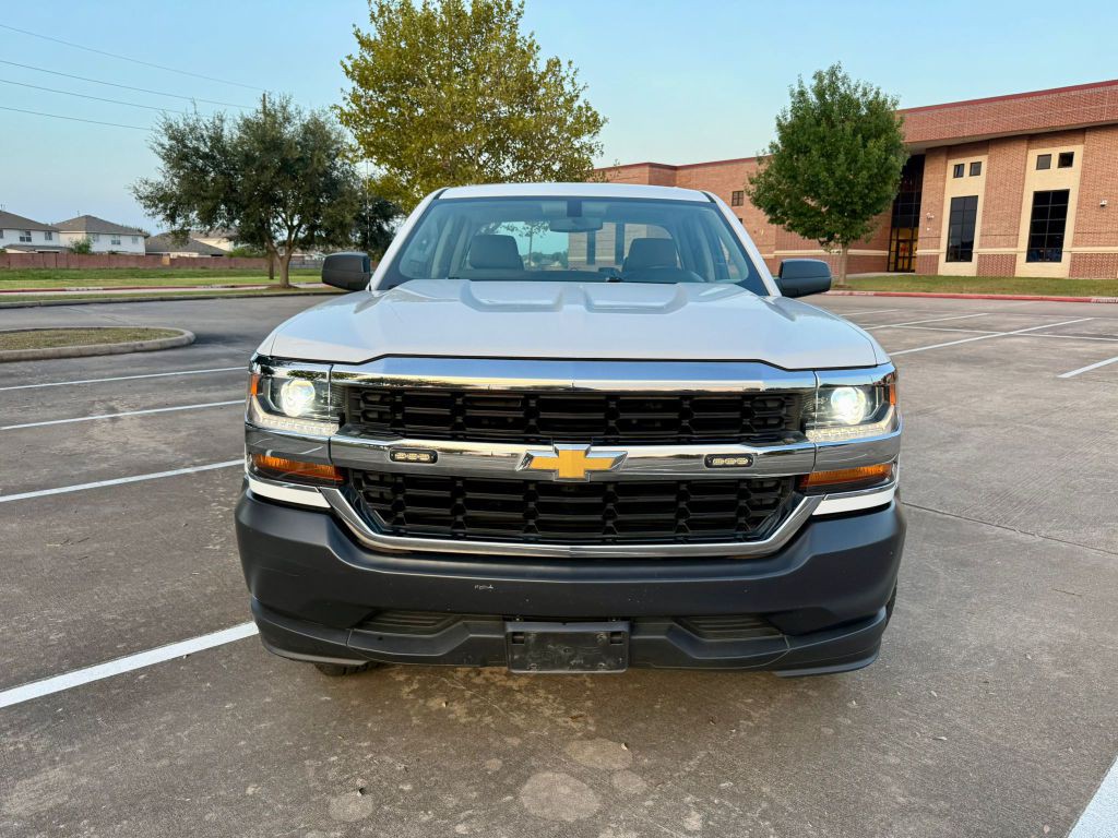 2018 Chevrolet Silverado 1500 Image 2
