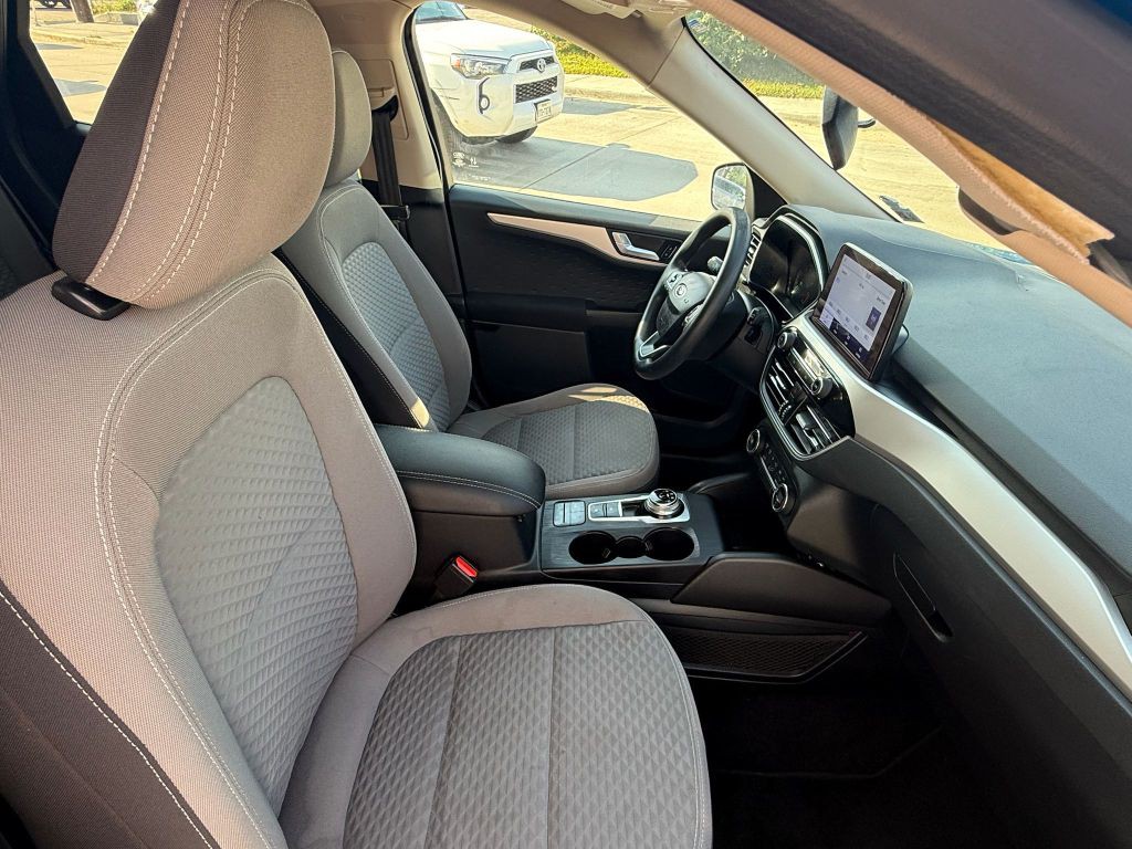 2020 Ford Escape Image 9