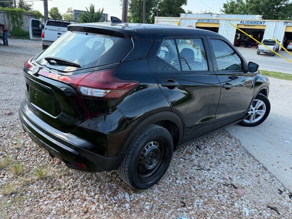 2021 Nissan Kicks Image 2