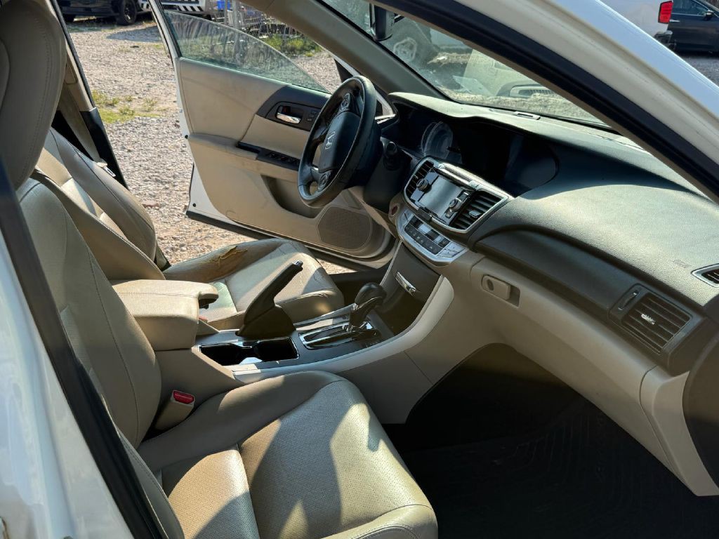 2013 Honda Accord Image 13
