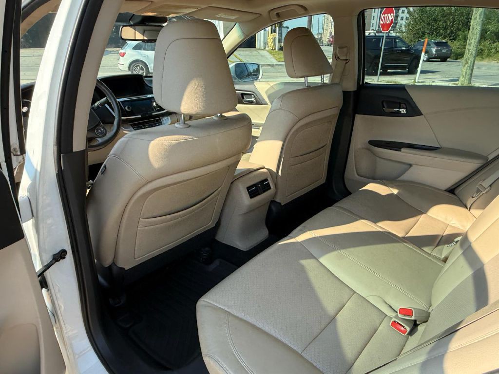 2013 Honda Accord Image 14