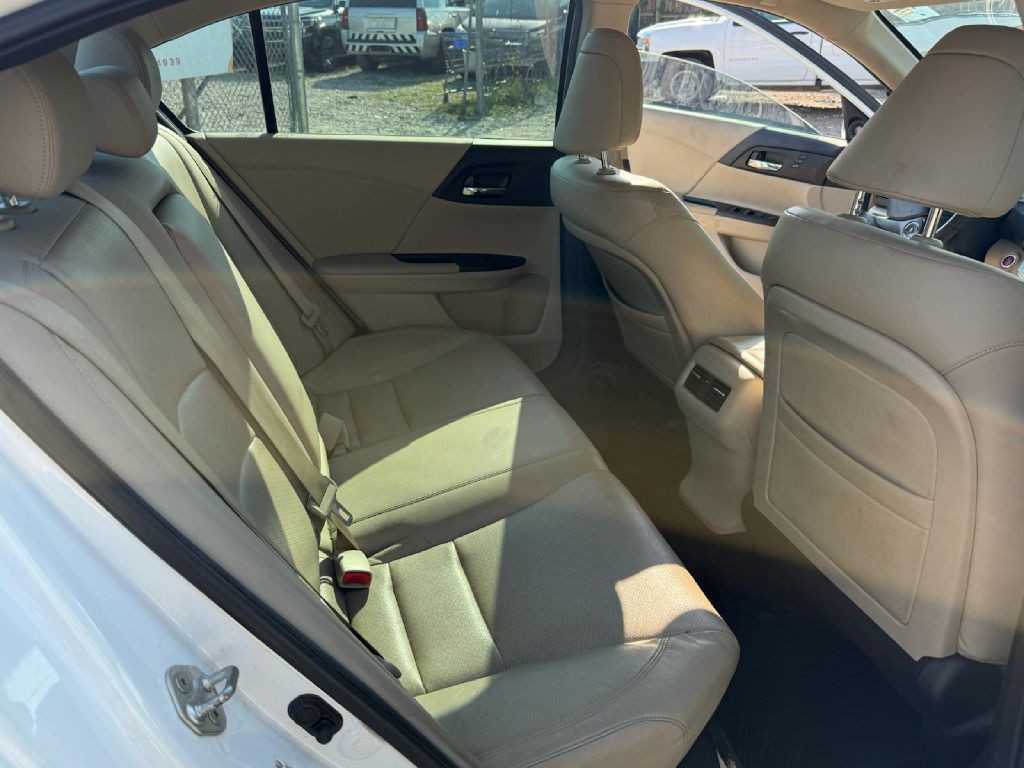2013 Honda Accord Image 16