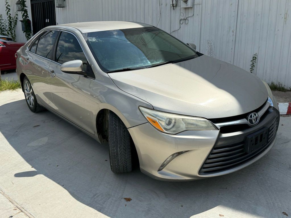 2017 Toyota Camry Image 3