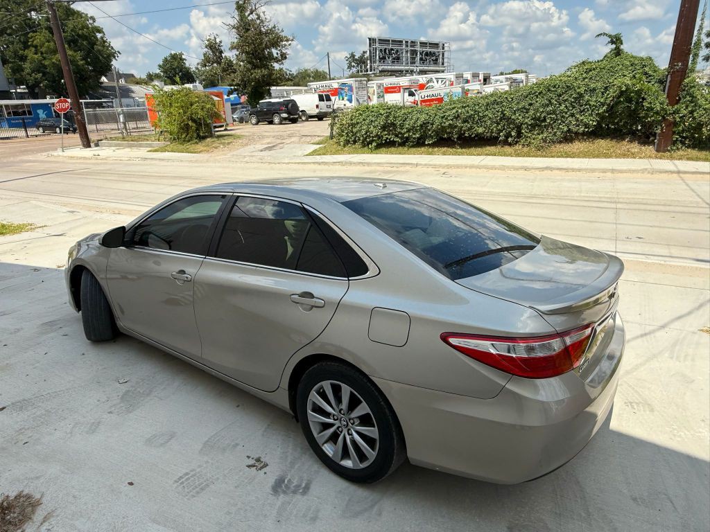 2017 Toyota Camry Image 5