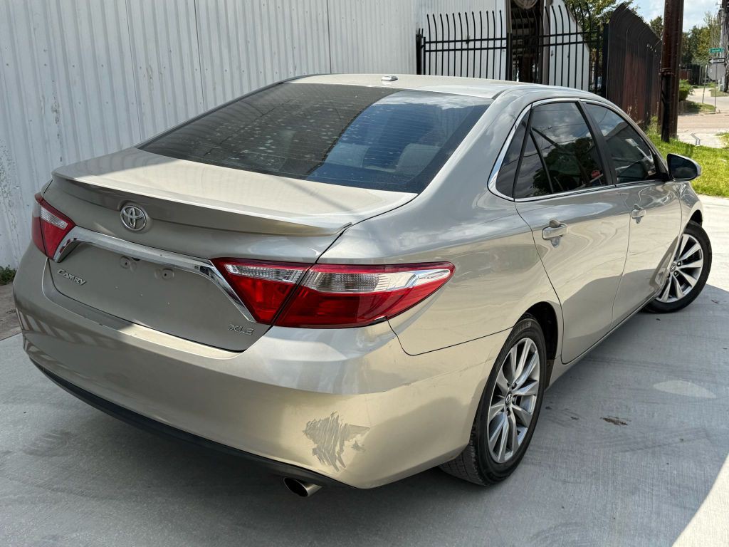 2017 Toyota Camry Image 6