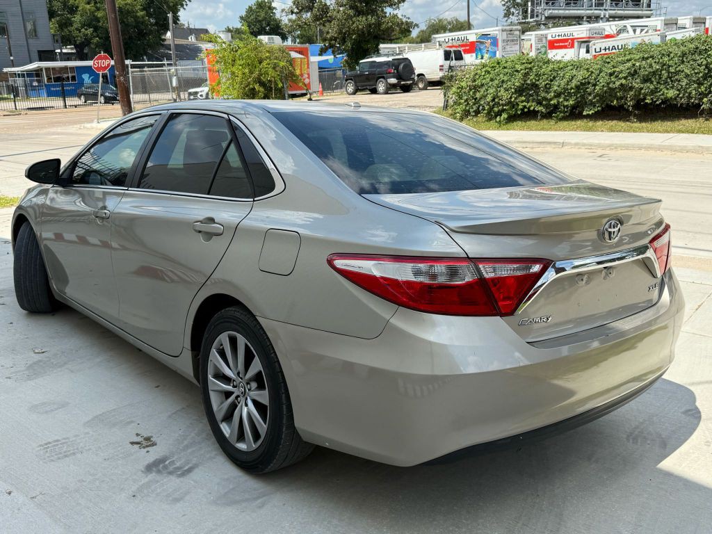 2017 Toyota Camry Image 7