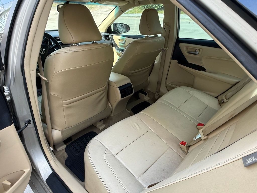 2017 Toyota Camry Image 10