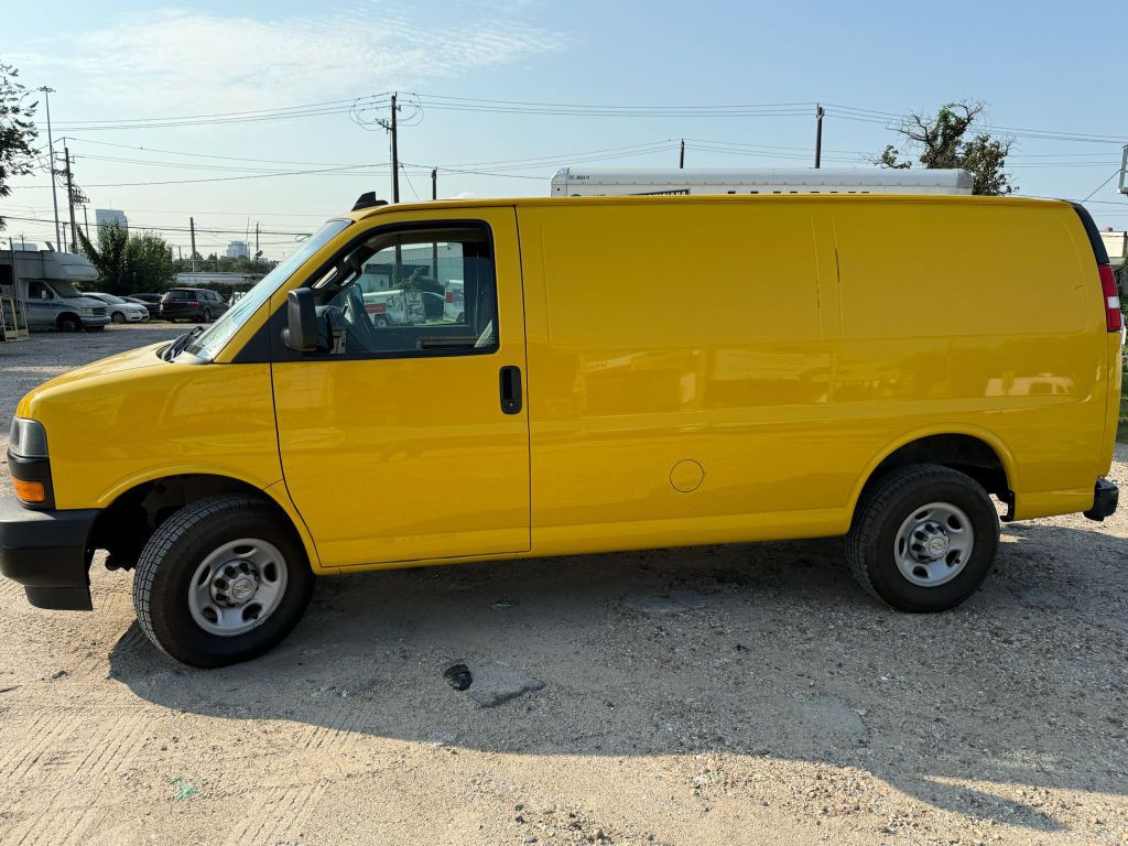 2022 Chevrolet Express Image 4