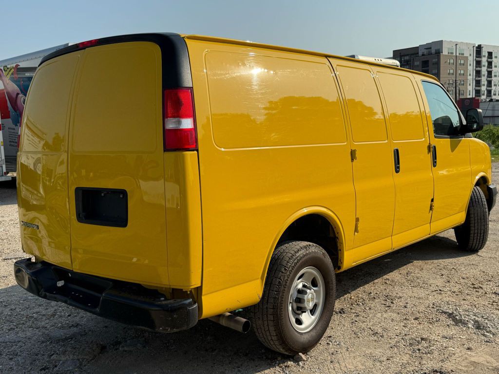 2022 Chevrolet Express Image 5