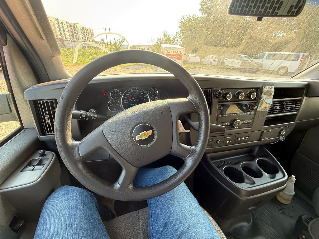 2022 Chevrolet Express Image 11