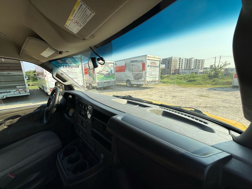 2022 Chevrolet Express Image 14