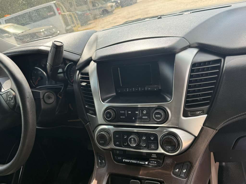 2015 Chevrolet Tahoe Image 12