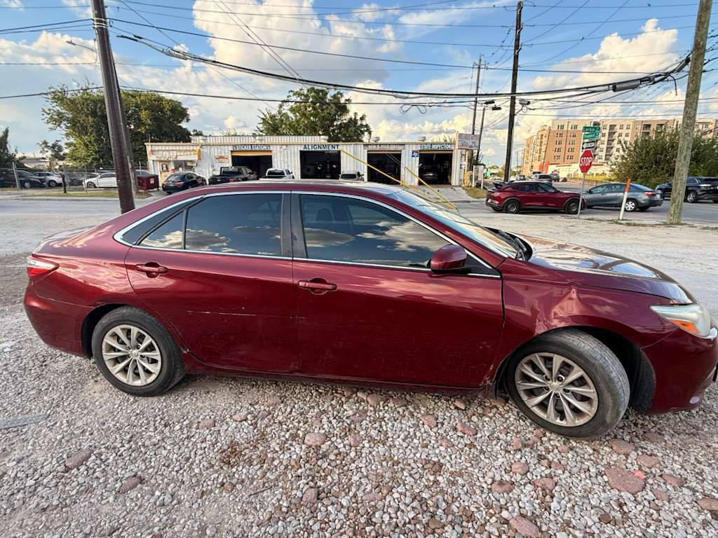 2017 Toyota Camry Image 3