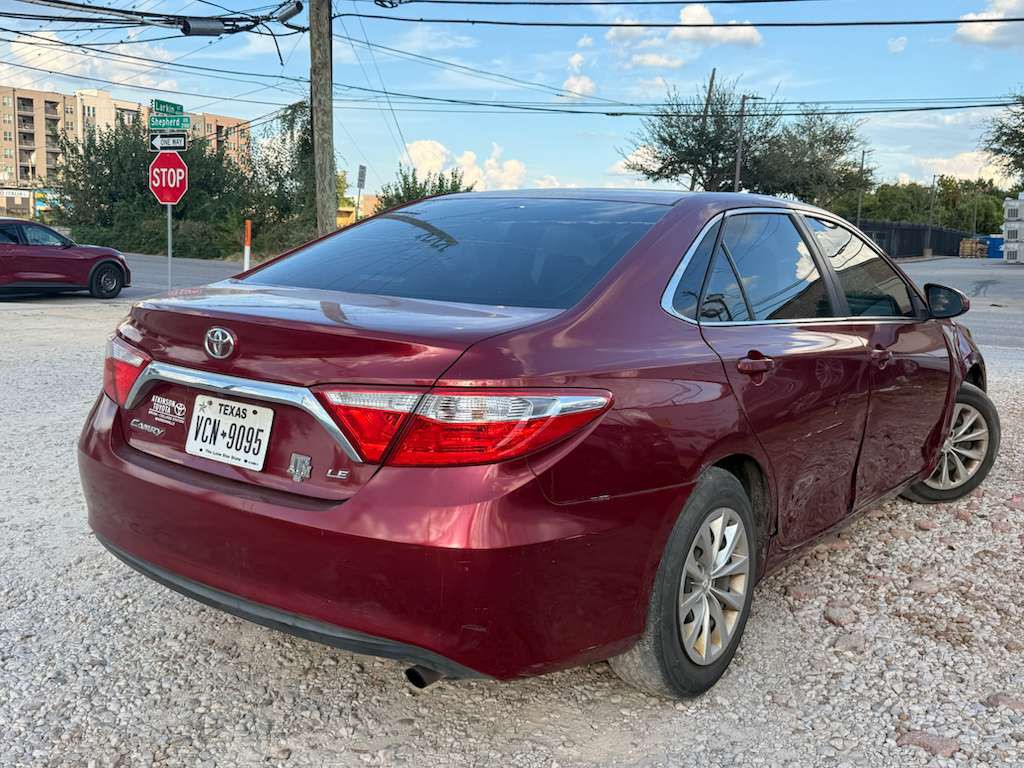 2017 Toyota Camry Image 4
