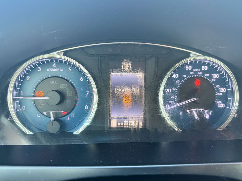 2017 Toyota Camry Image 11