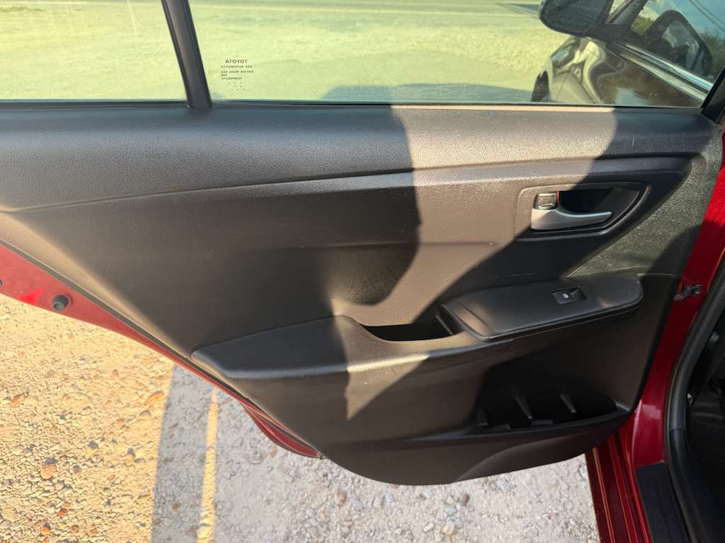 2017 Toyota Camry Image 15